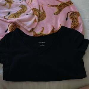 Wild Fable black v neck